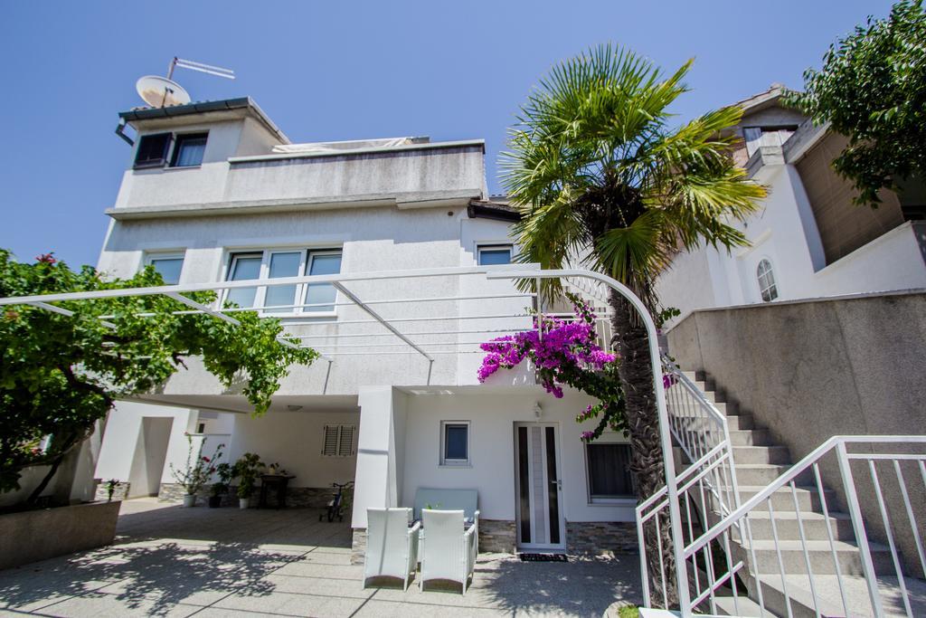 Luxury Studio Apartment White Sensation Водице Экстерьер фото