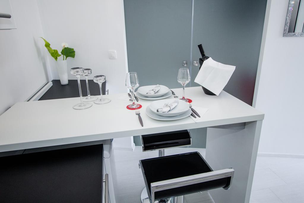 Luxury Studio Apartment White Sensation Водице Экстерьер фото