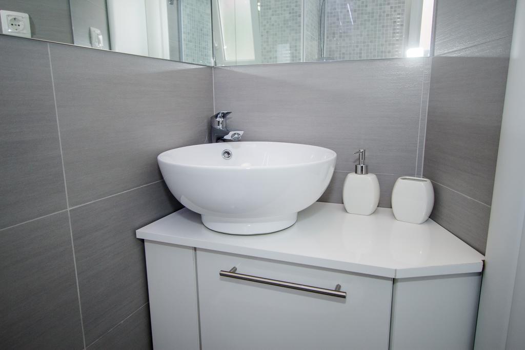 Luxury Studio Apartment White Sensation Водице Экстерьер фото